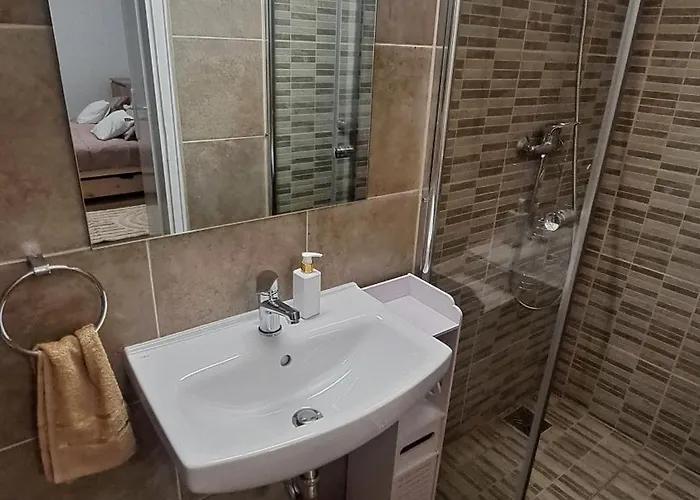 Ikon Vendeghaz 3* شيوفوك