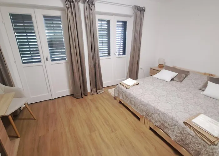 Ikon Vendeghaz شيوفوك